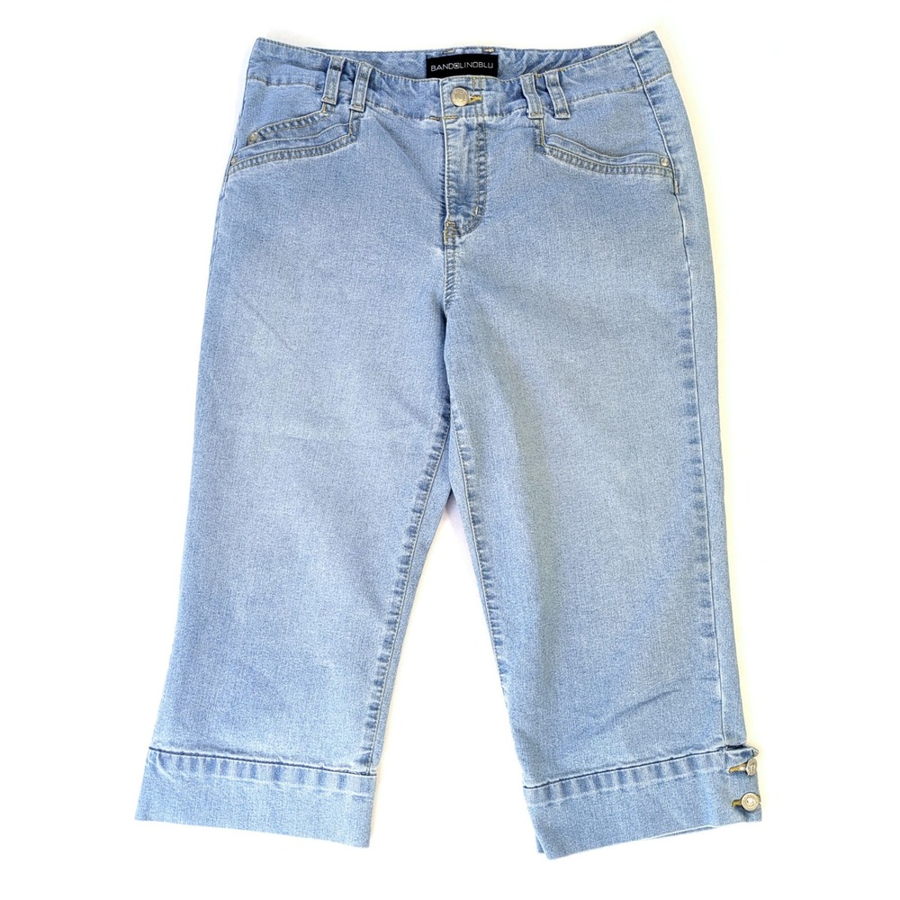 Bandolino Blu Women Light Wash Denim Capri Jeans Size 8 Button Hem Cropped Pants